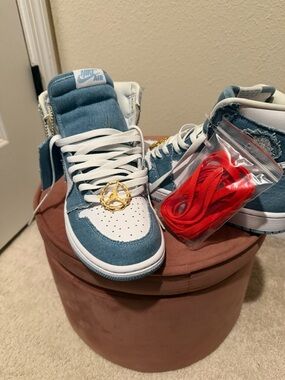 Women's Air Jordan 1 Retro High OG 'Denim